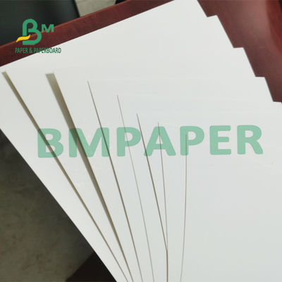 250gsm 70 * 100cm SBS व्हाइट कार्ड बोर्ड फोल्डिंग बॉक्स बोर्ड पैकिंग बॉक्स के लिए आदर्श