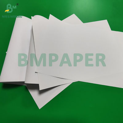 लिफाफे के लिए 60 पाउंड सफेद डिजिटल चिकनी पाठ कागज 23' x 35' उच्च चमक