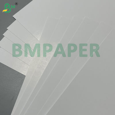 300g-330g ब्लू कोर चिकनी स्थायित्व खेल कार्ड बनाने के लिए पर्यावरण के अनुकूल सफेद लेपित पोकर पेपर