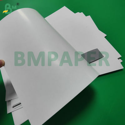 310 ग्राम 320 ग्राम ग्लॉस ब्लैक कोर पोकर पेपर गेम कार्ड के लिए एंटी पीपिंग 8.5'' x 11''