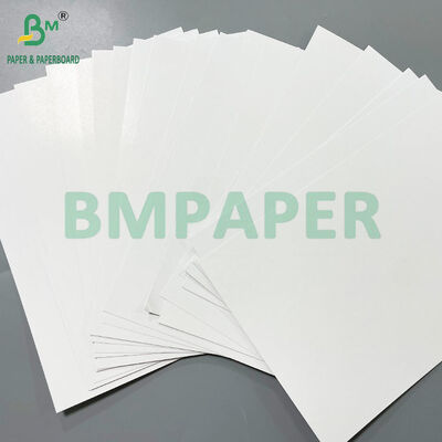 290 ग्राम 300 ग्राम प्रीमियम सी2एस ब्लैक कोर पेपर शीट 68 x 96 सेमी खेल कार्ड के लिए