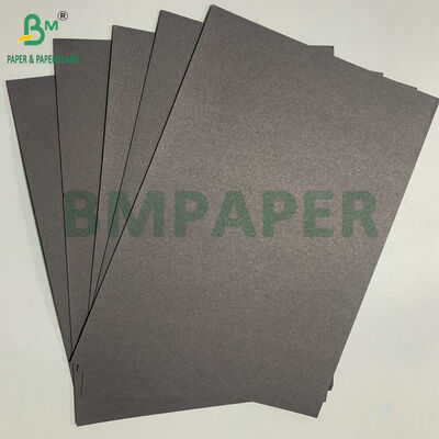 लेजर/इंकजेट प्रिंटिंग पोस्टर और फोटो माउंटिंग के लिए स्मूथ मैट फिनिश प्रीमियम हैवीवेट 300gsm ब्लैक कार्डस्टॉक