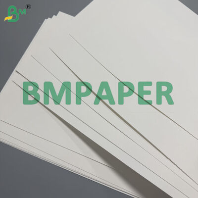 200gsm 240gsm दो-तरफा ऑफ व्हाइट क्राफ्ट पेपर लग्जरी शॉपिंग बैग के लिए