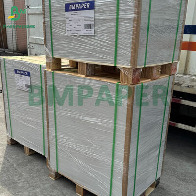 ट्रेडिंग कार्ड गेम्स के लिए 310GSM 320GSM एंटी-फेक लाइटप्रूफ ब्लैक कोर कार्डबोर्ड